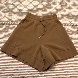 Varley Alder High Rise Short 5.5